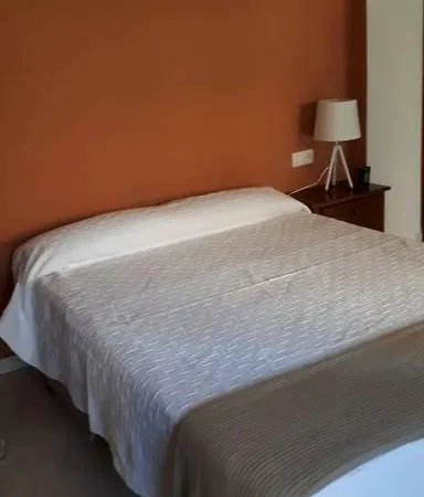 Piso Centrico Y Bien Comunicado 瓦伦西亚